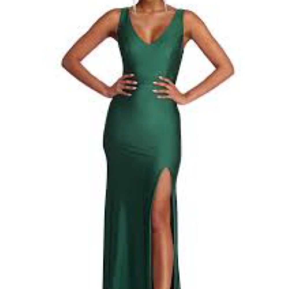 Windsor Green Maxi Dress with Elegant Design